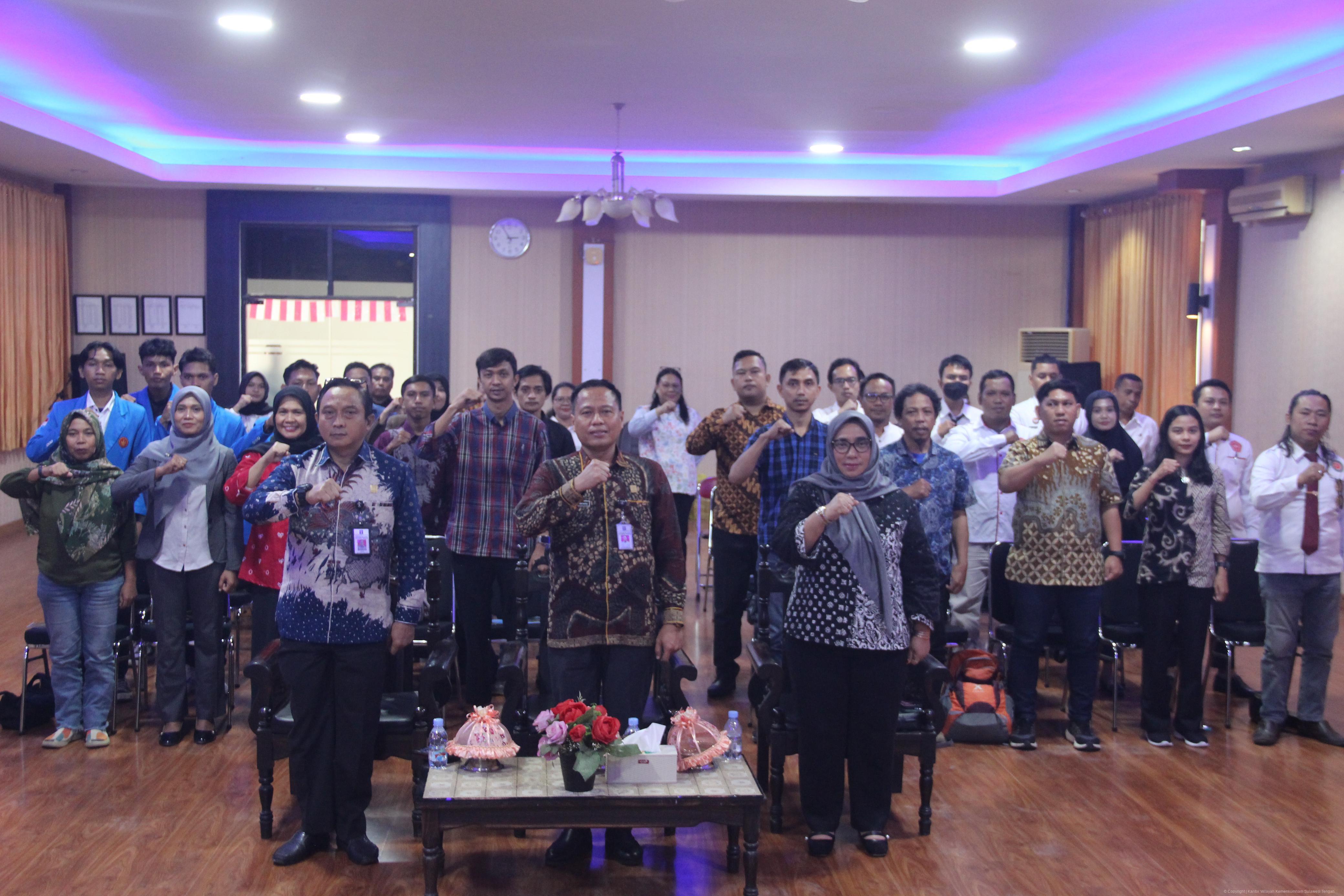Kemenkum Sulteng Teken Kontrak Addendum dengan 18 OBH